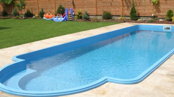 un cuplu a fost gasit inecat in piscina casei de vacanta