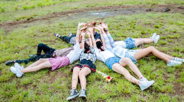 prietenii sunt familia pe care o alegem care sunt beneficiile unei prietenii adevarate