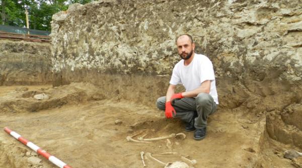 arheologia o profesie departe de mit legenda si poveste vasile diaconu