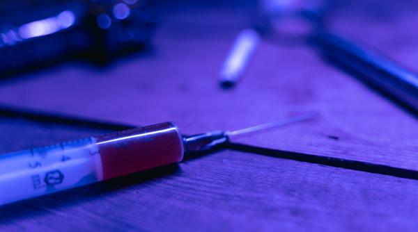 decesele rezultate in urma consumului de droguri se inmultesc marea britanie se confrunta cu o epidemie