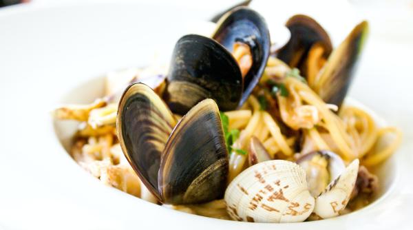 postul adormirii maicii domnului fructele de mare de post sau de dulce ce spune arhimandritul mihail daniliuc