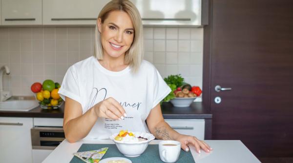 corpul femeii pus intr o oglinda stramba a societatii cori gramescu recunoaste mi au fost necesari 13 ani de terapie