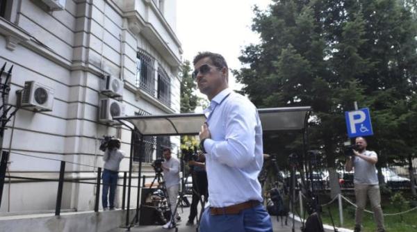 ce i a spus adrian alexandrov fetitei sale cand a dus o in vizita la mama ei elena udrea in penitenciar totul se putea transforma intr o experienta traumatizanta