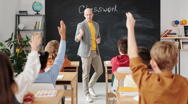 educatia patriotica o noua materie introdusa in scolile din rusia