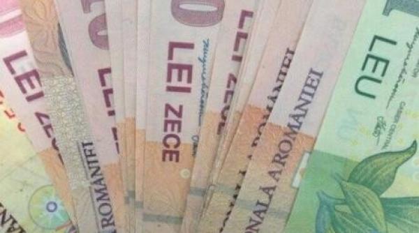 guvernul creste salariile bugetarilor chirieac privatilor le ai bagat taxe si impozite suplimentare iei de la ei care aveau salariul cu 40prc mai mic si majorezi la stat