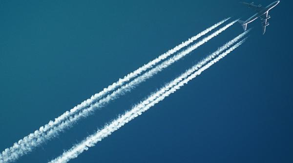 val de comenzi pentru firmele care transforma avioanele de pasageri in avioane de marfa