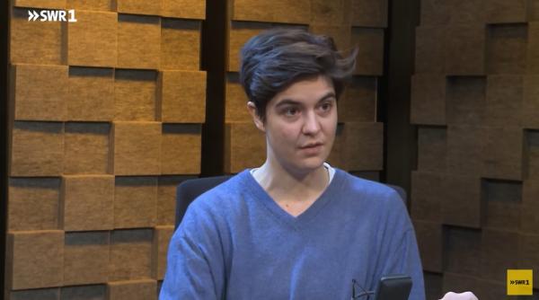 a renuntat la 4 miliarde de euro mostenire si cere taxe mai mari pentru bogatii lumii e vorba de corectitudine