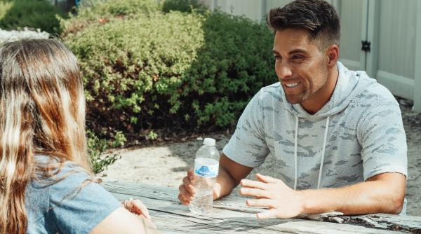 ploiestenii pun bidoane cu apa la incalzit pe blocuri locuitor e de ras daca nu ar fi de plans