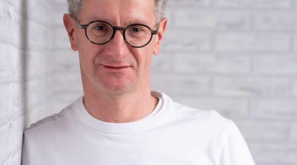 interviul zilei cu radu golban realizatorul outlook noua emisiune de pe dc news video