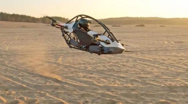 masina zburatoare jetson one disponibila pentru pilotii amatori sta in aer 20 de minute si se incarca mai repede decat un smartphone