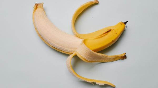 coaja de banana ingredient minune foarte putini stiu la ce poate fi folosita