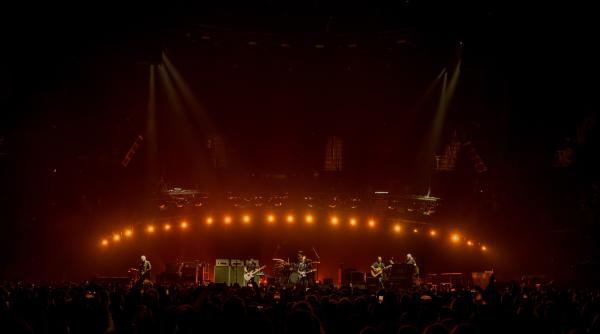 pearl jam concert pe radio dc news let s play two live oms 2017 seria midnight live concerts