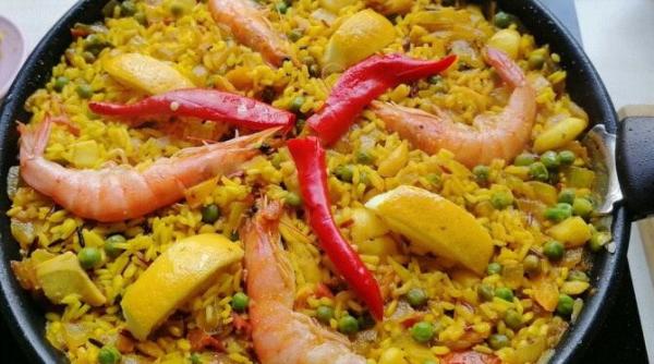 cea mai delicioasa cina orez cu fructe de mare si lapte de cocos