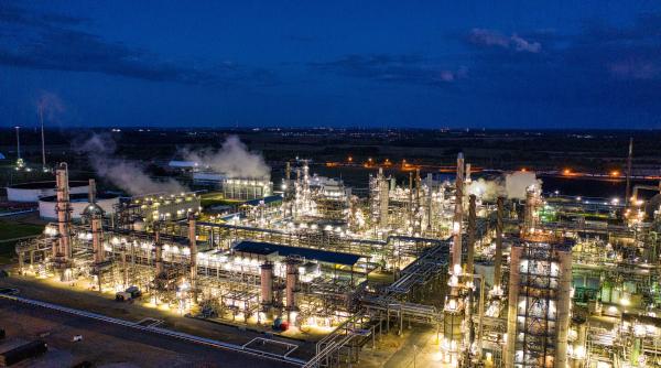 combinatul chimcomplex inchide temporar productia industriala de la borzesti din cauza scumpirilor la energie