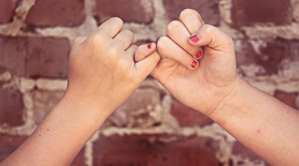 daca ai avut prieteni bogati in copilare azi o duci bine asta spun cercetatorii de la harvard