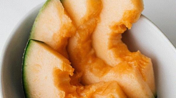 inghetata parfumata din pepene galben excelenta in zilele toride de vara