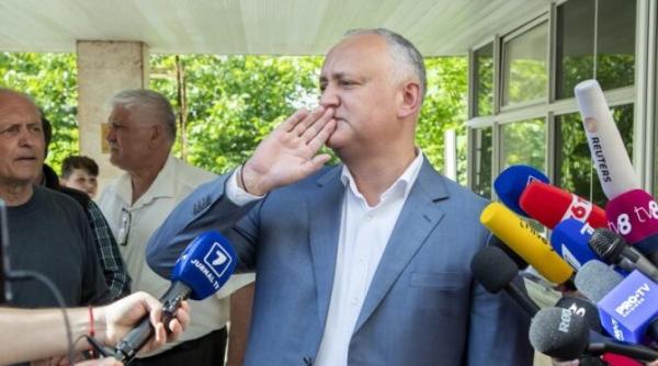 procuratura republicii moldova a ridicat banii gasiti in timpul perchezitiilor la locuinta lui dodon si a familiei sale