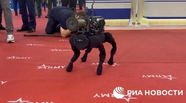 rusia se lauda cu un caine robot de lupta numit arma de ultima generatie care este de fapt o jucarie vanduta si in romania video