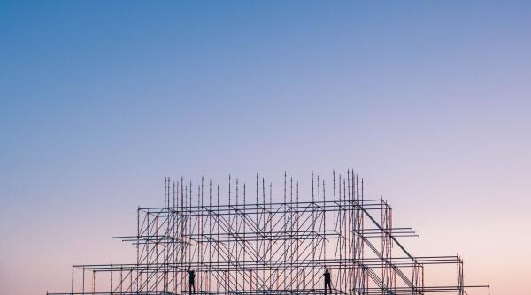 constructorii din romania avertisment furtuna economica de o violenta pe care nu o resimtim inca integral