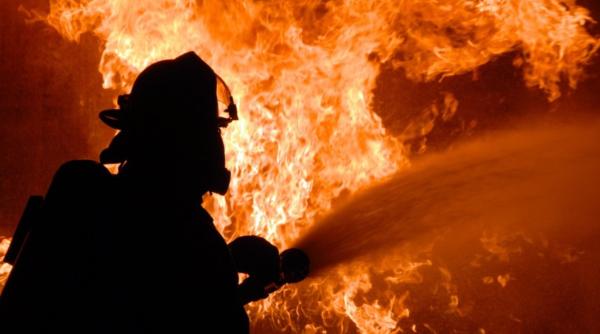 incendiu pe insula pantelleria printre cei evacuati e afla si giorgio armani