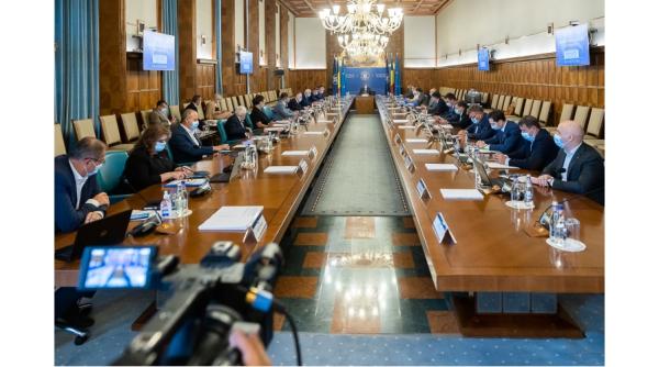 virgil popescu ministrul de neclintit palarie usr cand vine o criza atunci il arata pe imparat in pielea goala