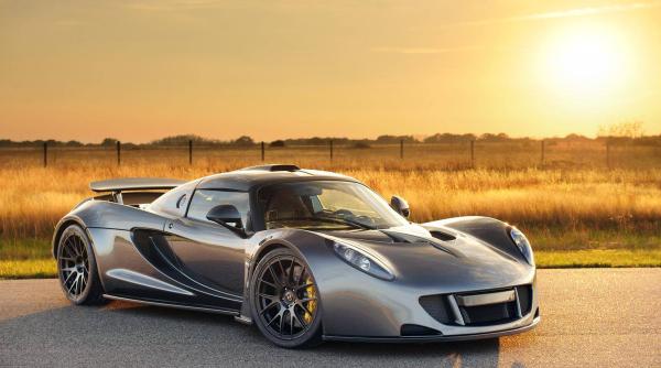 noul venom f5 roadster are peste 1800 cai putere