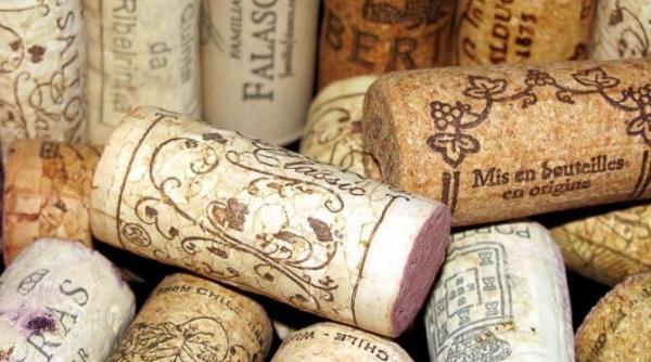 pune dopurile de pluta intr un borcan cu alcool vei economisi timp si bani