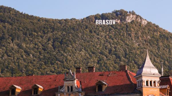 sigla brasovului de pe tampa si cladirea primariei vor fi luminate in culorile ungariei sambata seara