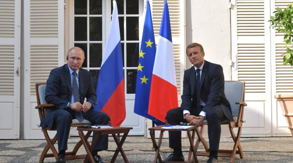 macron denunta atacul brutal lansat putin in ucraina dupa ce a vorbit cu el la telefon razboiul a revenit la cateva ore de granitele noastre