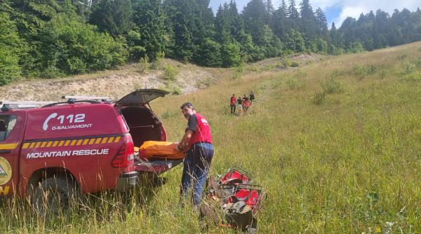 serviciul salvamont actioneaza si vara ciclisti raniti si un speolog amator blocat in pestera