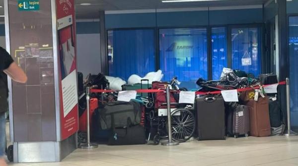 asa stau muntii de bagaje pe aeroportul otopeni galerie foto nu va apartin