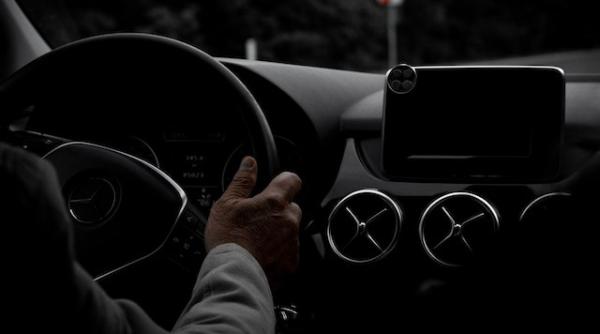 inconstienta la volan a zburat cu 234 km h pe a1 cu doi minori neasigurati in masina