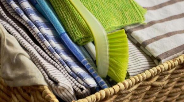 nu va grabiti sa aruncati prosoapele de bucatarie in 3 minute vor fi curate si vor mirosi frumos