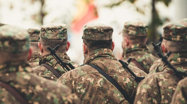 o grupare misterioasa de partizani anti putin a lansat un manifest care cheama rusii la revolta presedintele de la kremlin uzurpator al puterii si criminal de razboi