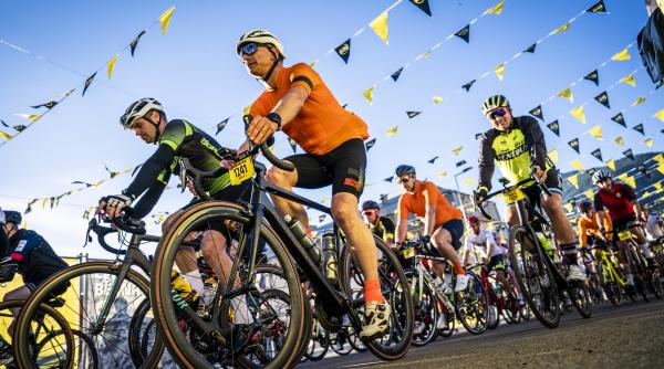 ciclistii amatori si profesionisti vor concura pe marile bulevarde ale bucurestiului la prima editie l tape romania by tour de france