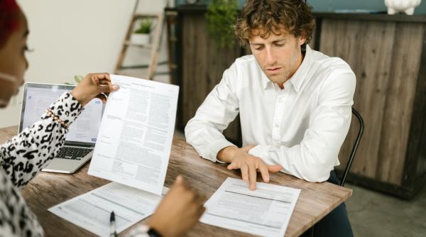 propunerea tare a unui roman dupa ce anpc a decis ca vrea sa ne dea test de cultura financiara inainte sa luam credite de la banca