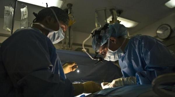 copilul ranit grav de statuia din primaria capitalei va fi operat miercuri