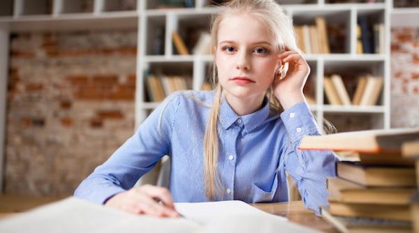 atentie elevi se schimba sistemul de acordare a burselor iata si alte schimbari importante si pentru profesori