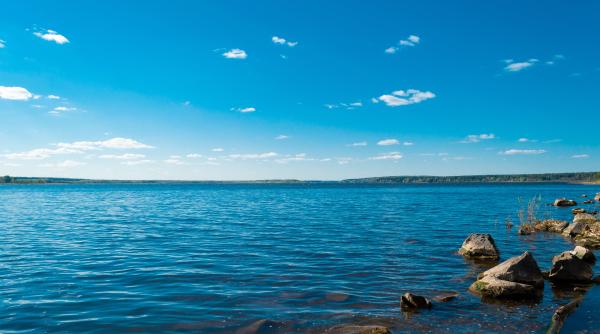 brates lacul din romania care a fost mai mare decat balaton acum mai are 30 de centimetri adancime ne am distrus singuri un centru de interes turistic