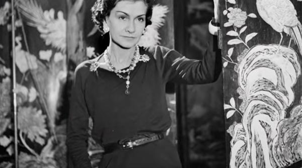 coco chanel un destin de poveste a plecat din manastire si a schimbat lumea