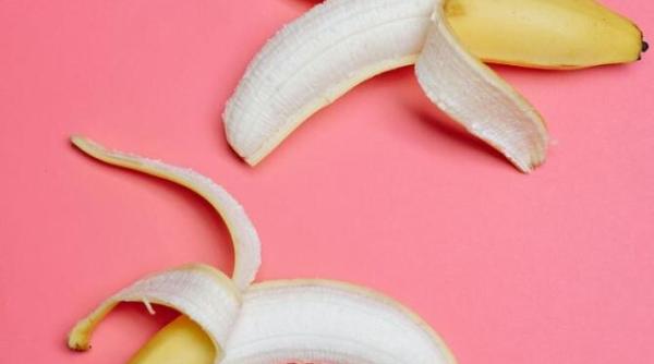 unii bucatari pun o coaja de banana bio in oala cu carne iata explicatia pentru o delicatesa rafinata