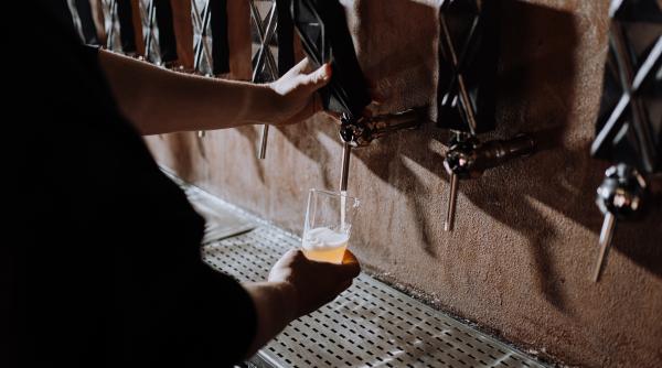 un gigant european al berii isi deschide 7 fabrici in rusia