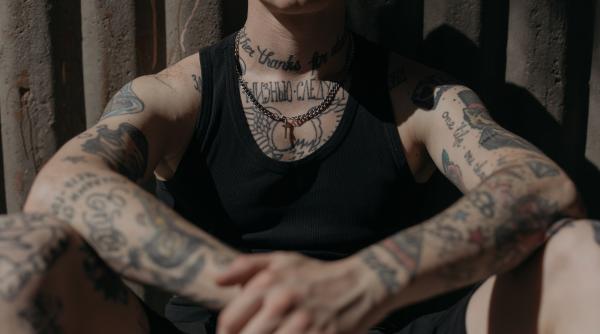 6 beneficii nestiute ale tatuajelor cu ce se fac si care sunt cele mai dureroase locuri