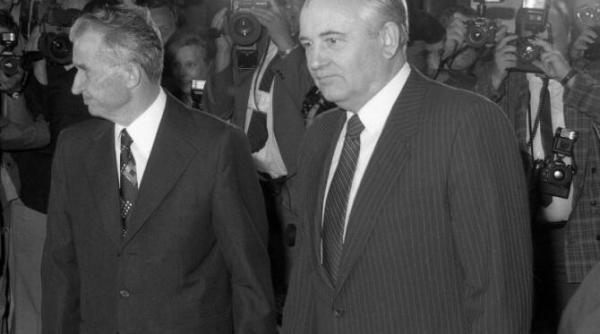 a murit gorbaciov moment tensionat cu nicolae ceausescu garzile lor erau gata sa puna mana pe arme si sa intervina