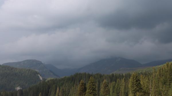 anm cod portocaliu si cod galben de ploi torentiale vijelii si canicula unde vor lovi furtunile