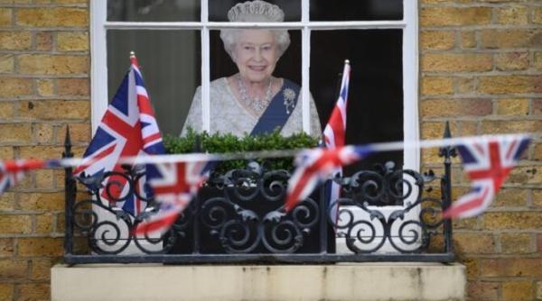 e prima data cand se intampla regina elisabeta a ii a il va primi pe viitorul prim ministru al tarii in resedinta sa din scotia