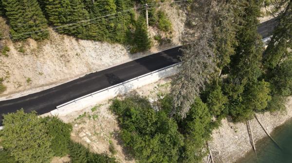 statiunea padina pestera acces mai usor dupa ce s a turnat primul strat de asfalt intre cabana bolboci si cheile tatarului