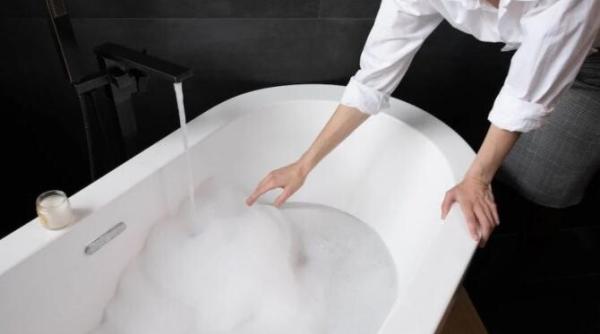 cada ingalbenita poate redeveni alba in doar 15 minute cu doua ingrediente din bucatarie