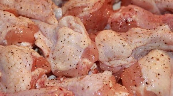 mancare din pulpe de pui si dulceata de ardei rezultatul te va uimi