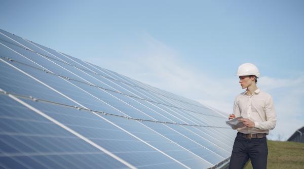 panouri fotovoltaice pe supermarketuri gusa asta s a intamplat cu mandria olteniei acolo unde noi produceam apropo locomotive electrice